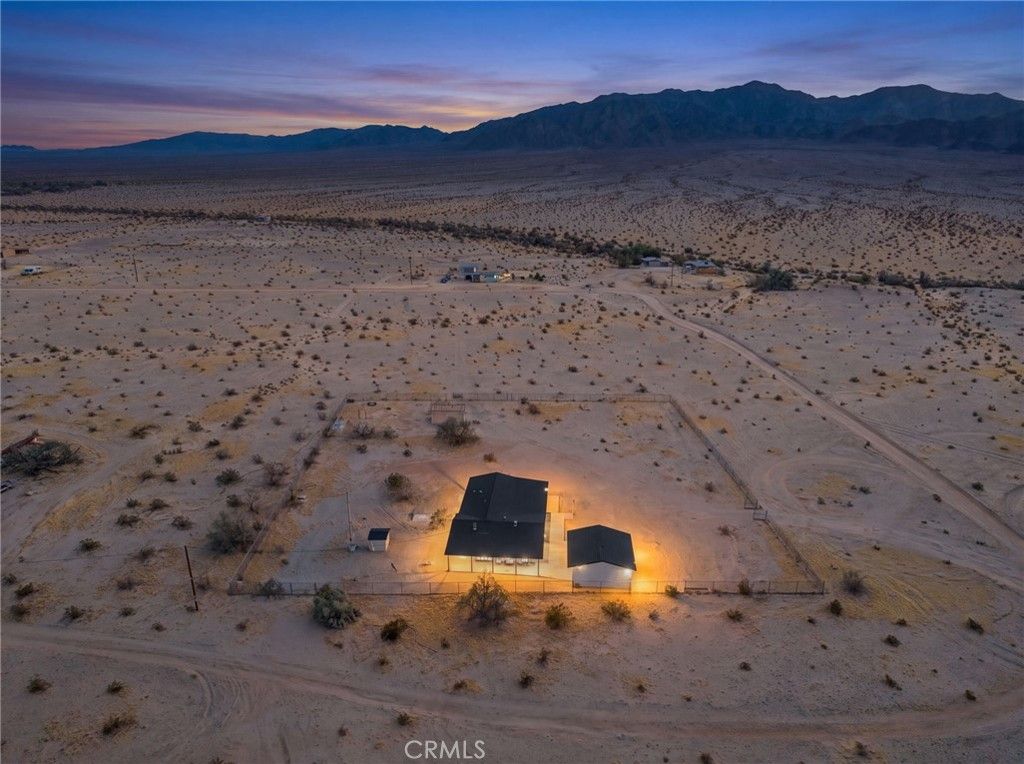 Image 39 of property listing at 83626 Carey Rd, 29 Palms, CA 92277