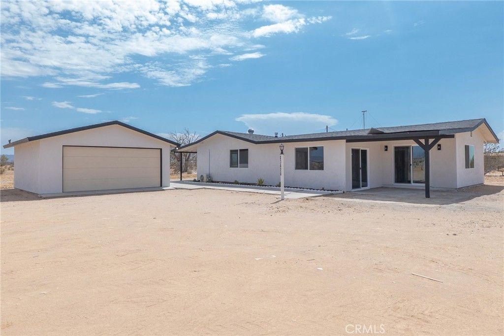 Image 4 of property listing at 83626 Carey Rd, 29 Palms, CA 92277