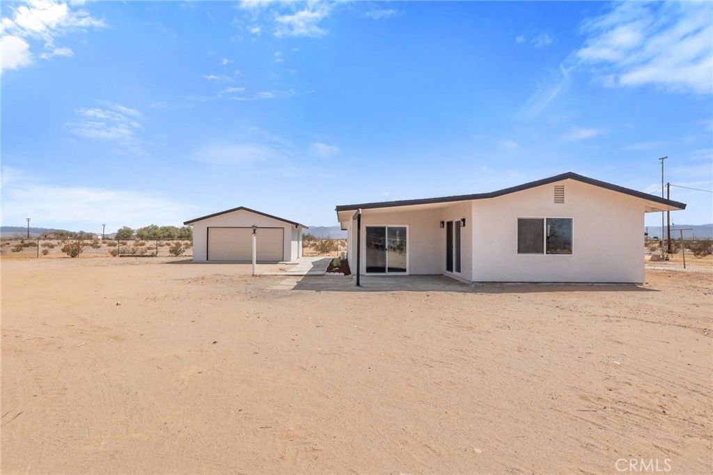 Image 41 of property listing at 83626 Carey Rd, 29 Palms, CA 92277