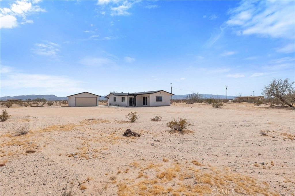 Image 43 of property listing at 83626 Carey Rd, 29 Palms, CA 92277