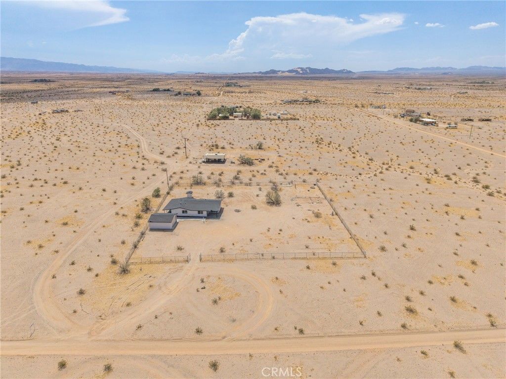 Image 45 of property listing at 83626 Carey Rd, 29 Palms, CA 92277