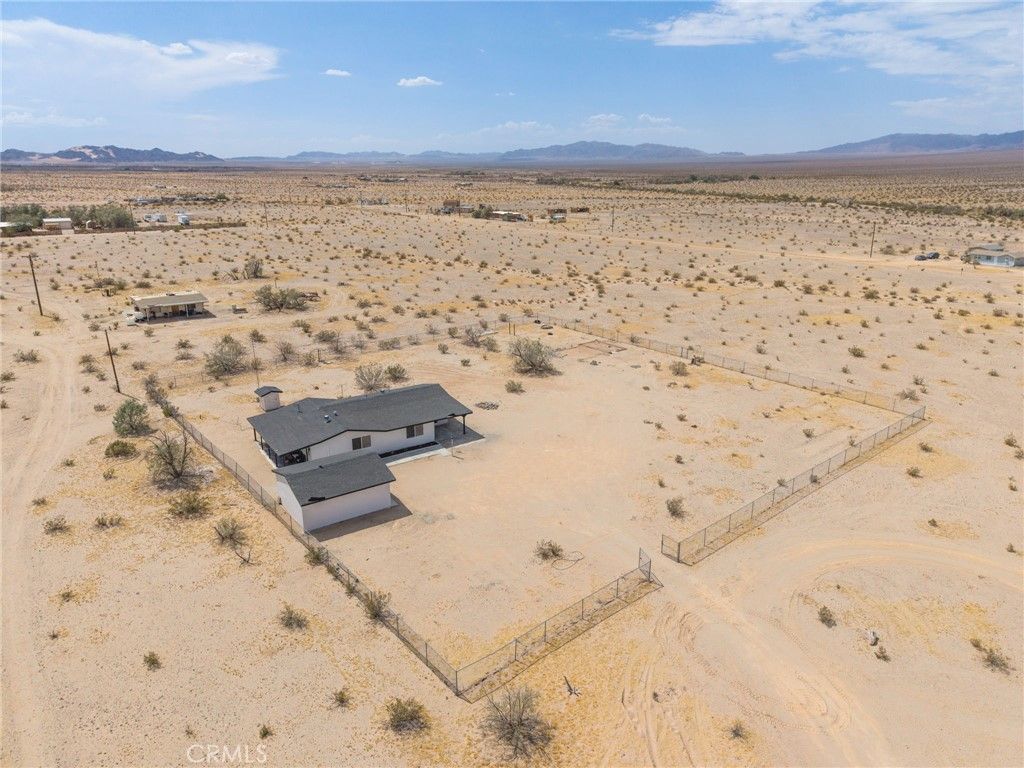 Image 50 of property listing at 83626 Carey Rd, 29 Palms, CA 92277