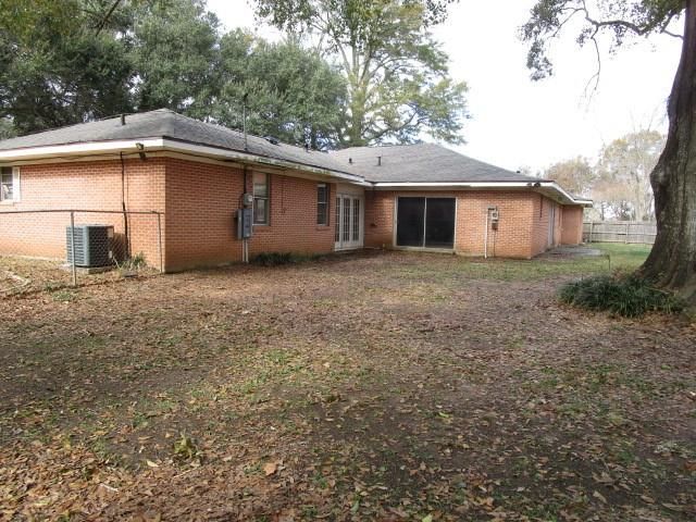 10048 BAYOU DES GLAISIES Street, Moreauville, LA 71355