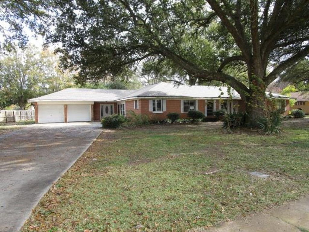 10048 BAYOU DES GLAISIES Street, Moreauville, LA 71355
