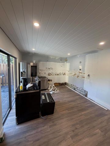 1210 12th Ct Court, Palm Beach Gardens, FL 33410