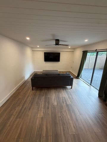 1210 12th Ct Court, Palm Beach Gardens, FL 33410