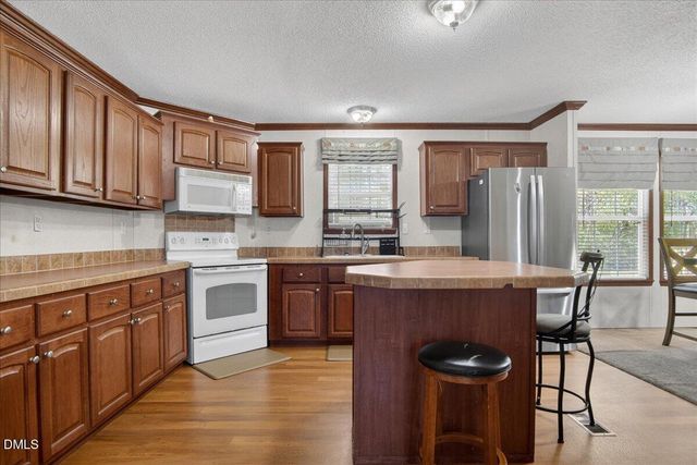 98 W Beverly Lane, Henderson, NC 27537