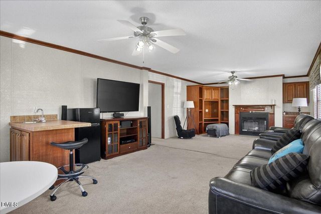 98 W Beverly Lane, Henderson, NC 27537