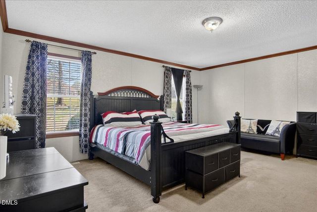 98 W Beverly Lane, Henderson, NC 27537