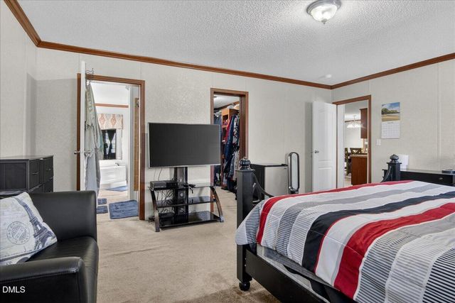 98 W Beverly Lane, Henderson, NC 27537