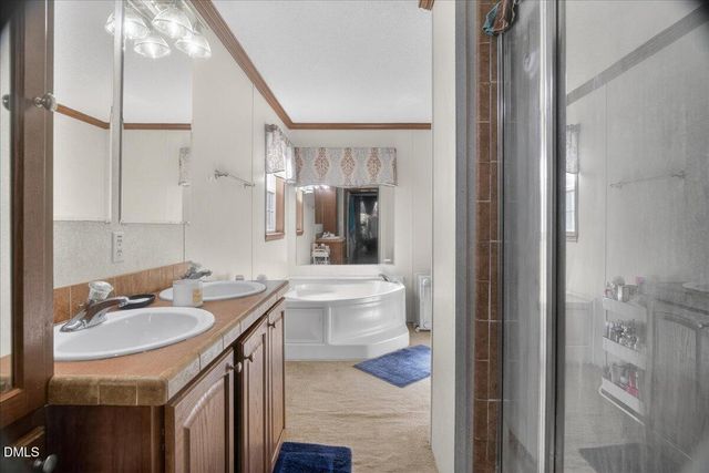 98 W Beverly Lane, Henderson, NC 27537