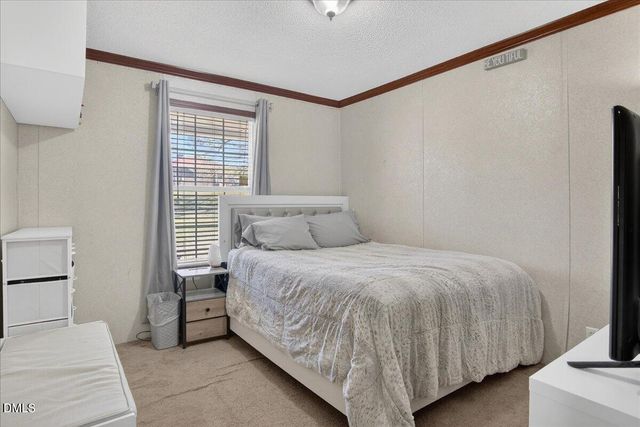 98 W Beverly Lane, Henderson, NC 27537