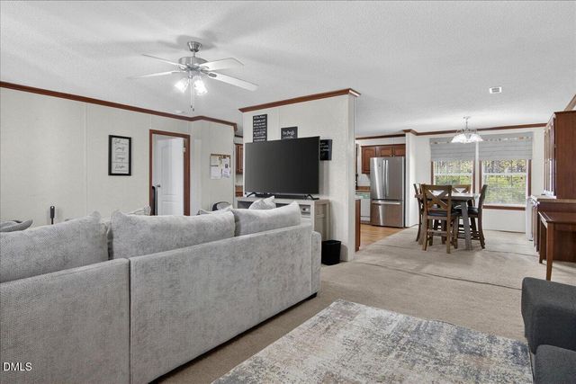 98 W Beverly Lane, Henderson, NC 27537