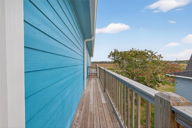 5226 Bayside Drive, Baytown, TX 77523