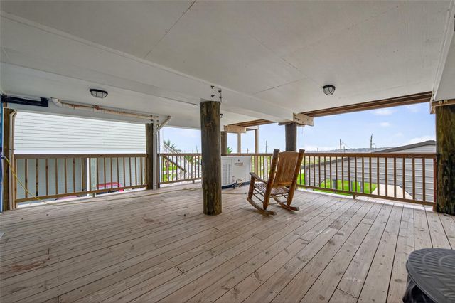 5226 Bayside Drive, Baytown, TX 77523