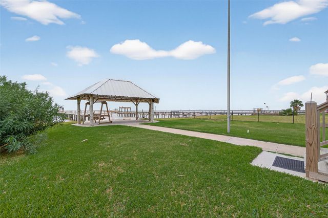 5226 Bayside Drive, Baytown, TX 77523
