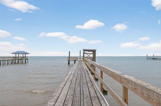 5226 Bayside Drive, Baytown, TX 77523
