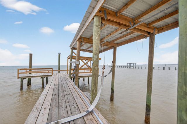 5226 Bayside Drive, Baytown, TX 77523