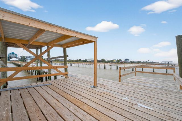 5226 Bayside Drive, Baytown, TX 77523