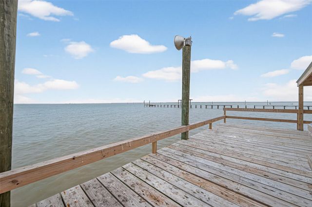 5226 Bayside Drive, Baytown, TX 77523