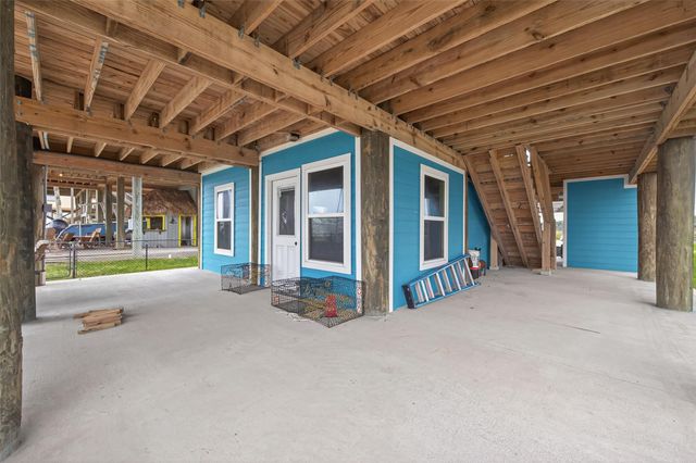 5226 Bayside Drive, Baytown, TX 77523