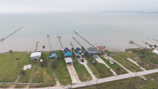 5226 Bayside Drive, Baytown, TX 77523