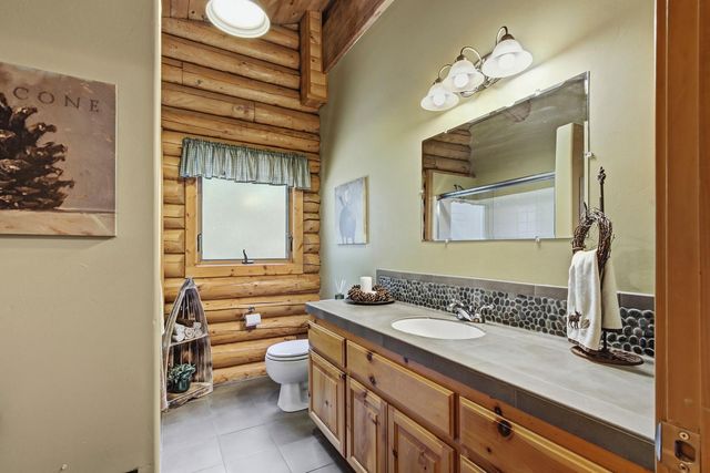15335 Lake Arthur Rd, Auburn, CA 95602