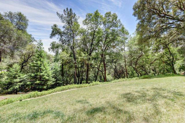 15335 Lake Arthur Rd, Auburn, CA 95602