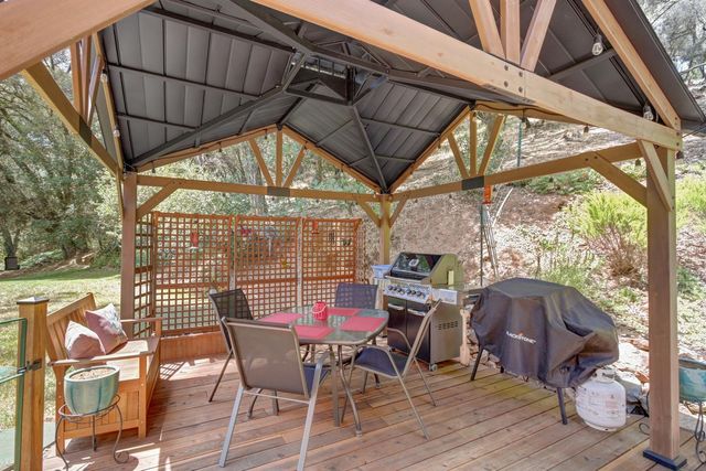15335 Lake Arthur Rd, Auburn, CA 95602
