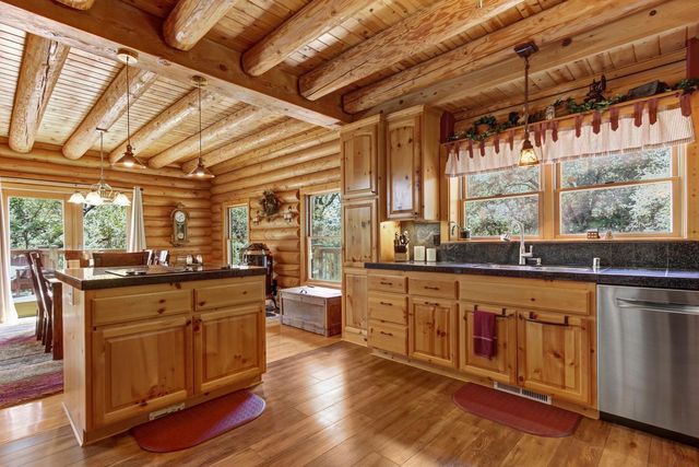 15335 Lake Arthur Rd, Auburn, CA 95602