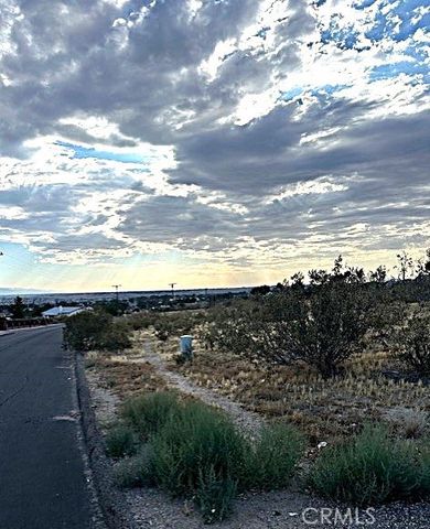 19446 Shoshonee Road, Apple Valley, CA 92307