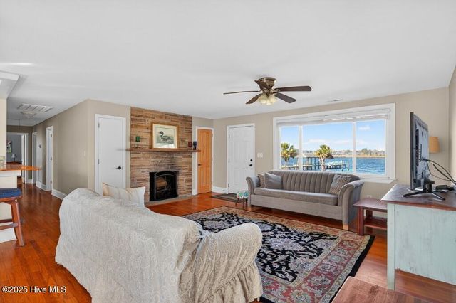 304 Madam Moores Lane, New Bern, NC 28562