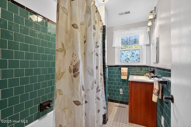 304 Madam Moores Lane, New Bern, NC 28562