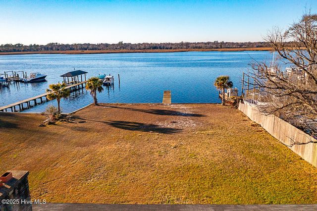 304 Madam Moores Lane, New Bern, NC 28562