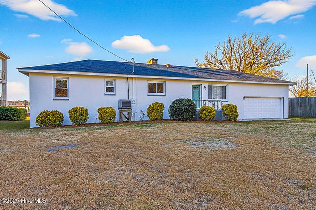 304 Madam Moores Lane, New Bern, NC 28562