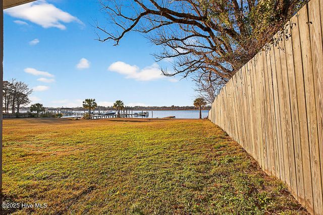 304 Madam Moores Lane, New Bern, NC 28562