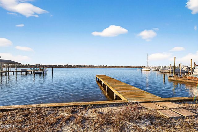 304 Madam Moores Lane, New Bern, NC 28562