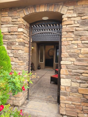 3224 W 2490 S, Hurricane, UT 84737