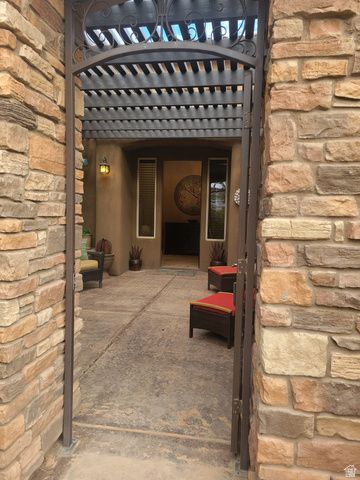 3224 W 2490 S, Hurricane, UT 84737