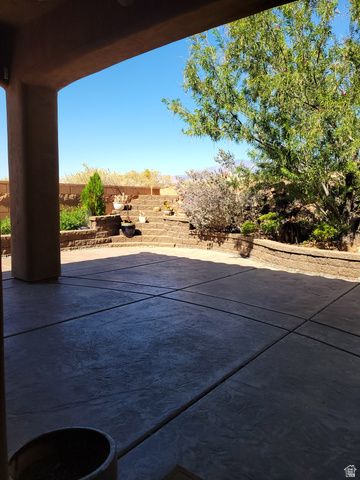 3224 W 2490 S, Hurricane, UT 84737