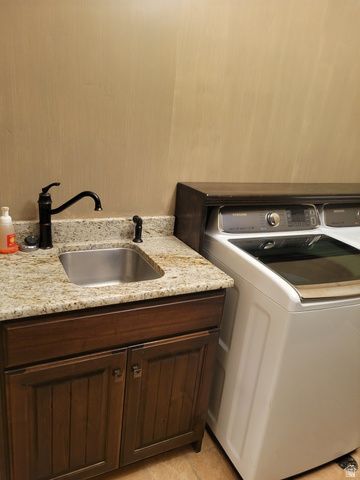 3224 W 2490 S, Hurricane, UT 84737