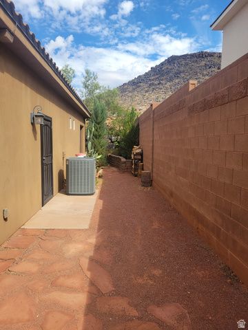 3224 W 2490 S, Hurricane, UT 84737