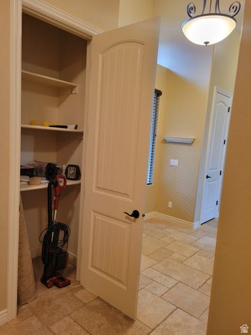 3224 W 2490 S, Hurricane, UT 84737