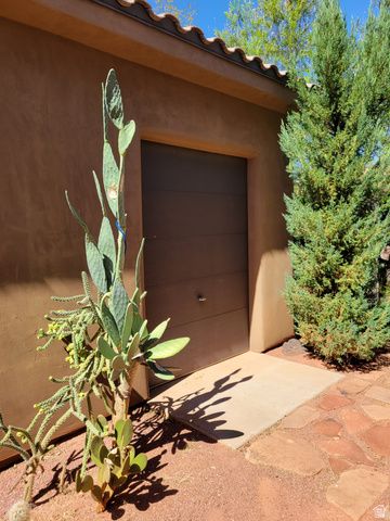 3224 W 2490 S, Hurricane, UT 84737