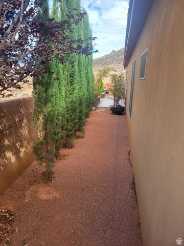 3224 W 2490 S, Hurricane, UT 84737