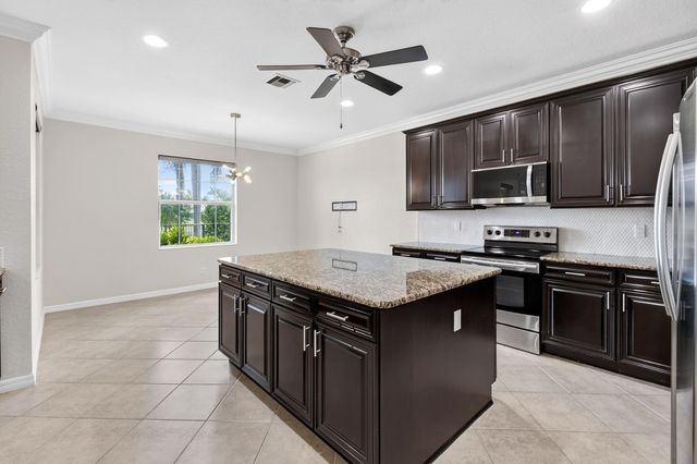 10519 Longleaf Lane, Wellington, FL 33414