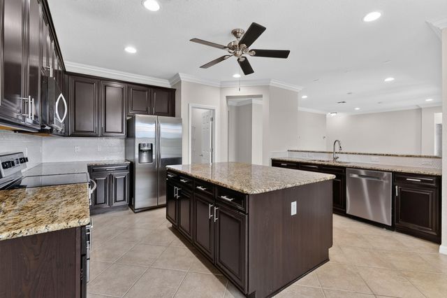 10519 Longleaf Lane, Wellington, FL 33414