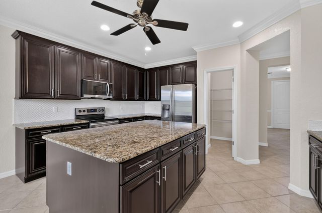 10519 Longleaf Lane, Wellington, FL 33414