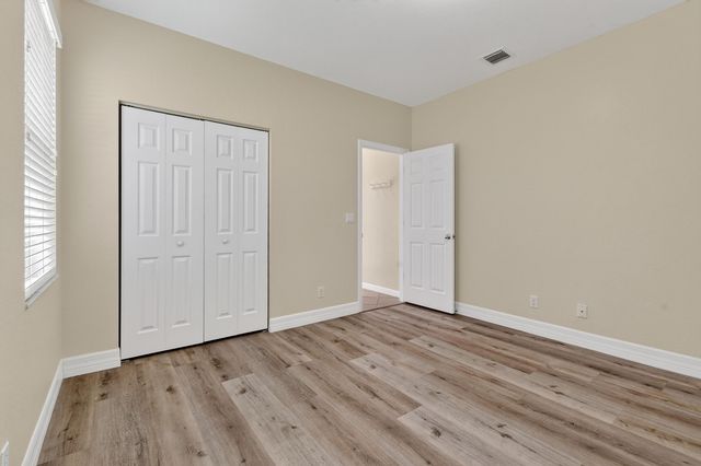 10519 Longleaf Lane, Wellington, FL 33414