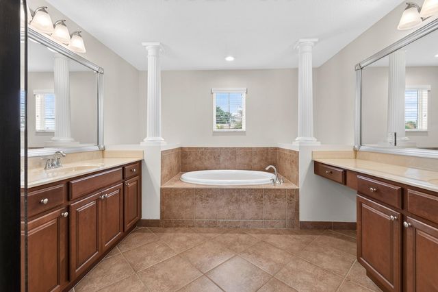 10519 Longleaf Lane, Wellington, FL 33414